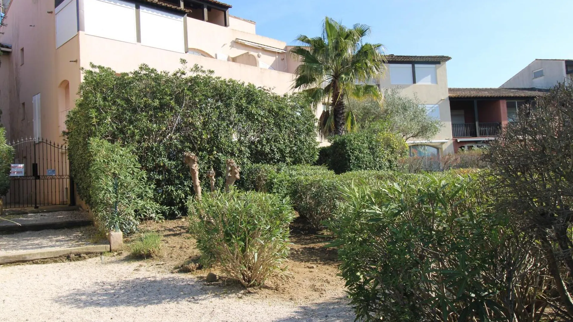 Gasdu - Golfe De St-Tropez- Appartement Avec Acces Mer Gassin Daire