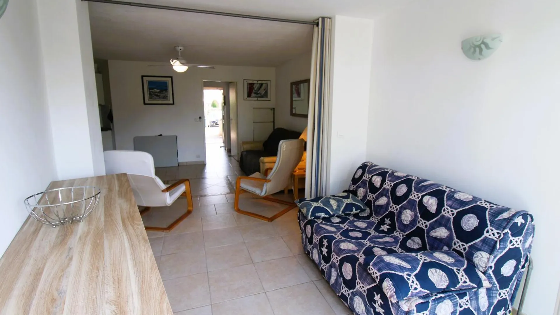 Gasdu - Golfe De St-Tropez- Appartement Avec Acces Mer Gassin 0*,  Fransa