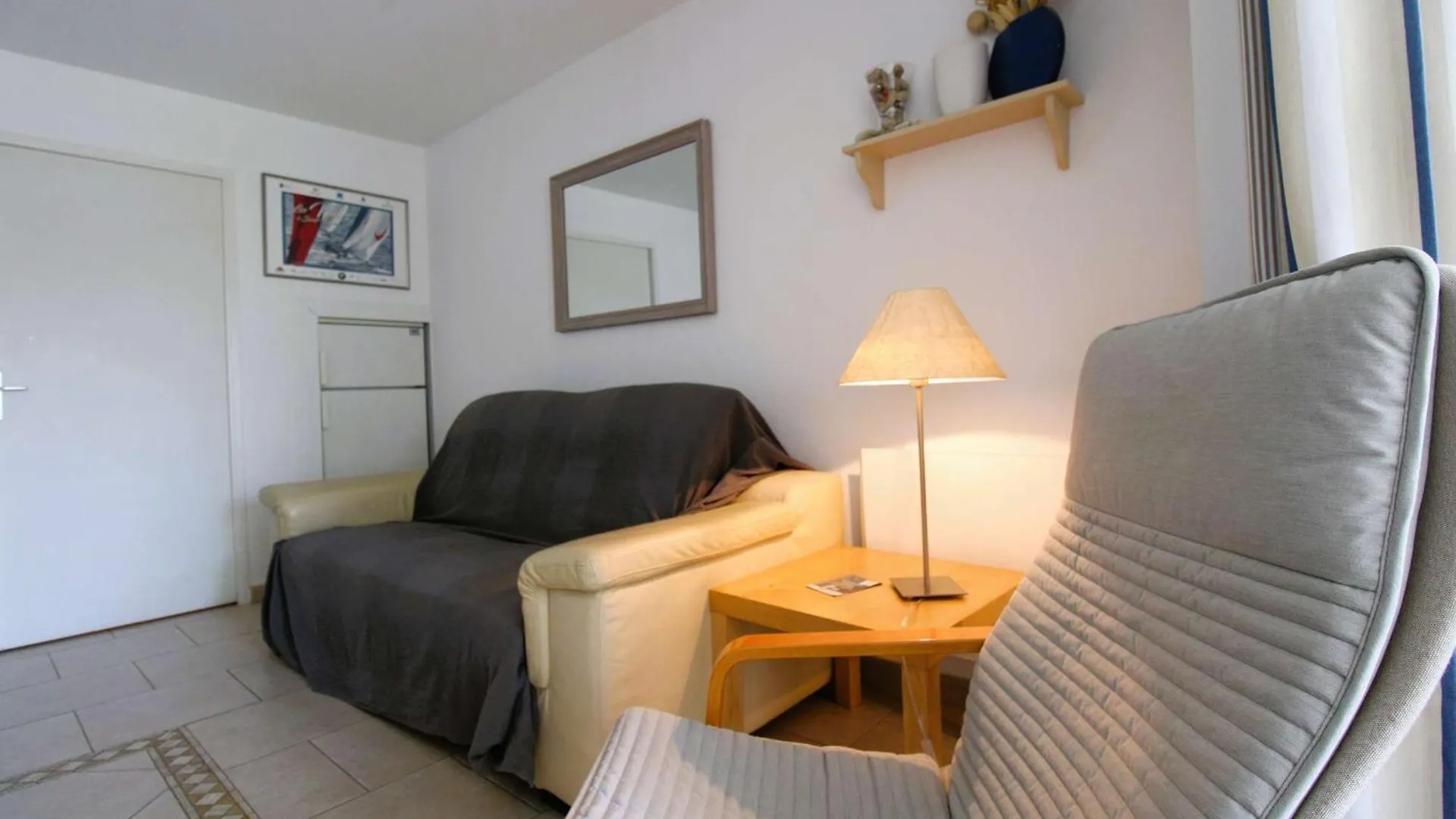 Gasdu - Golfe De St-Tropez- Appartement Avec Acces Mer Gassin 0*,